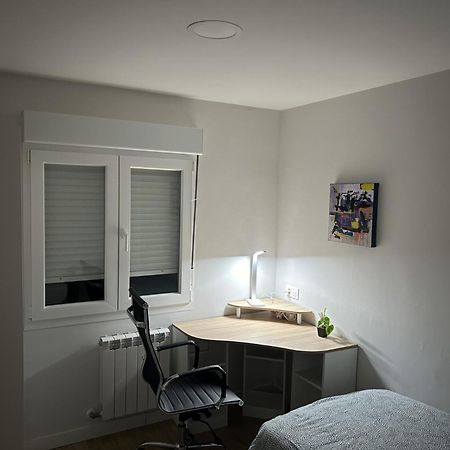 Piso Recien Reformado Y Con Buena Ubicacion Apartment Oviedo Ngoại thất bức ảnh